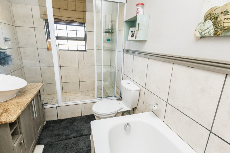 4 Bedroom Property for Sale in Groenvlei Sh Free State